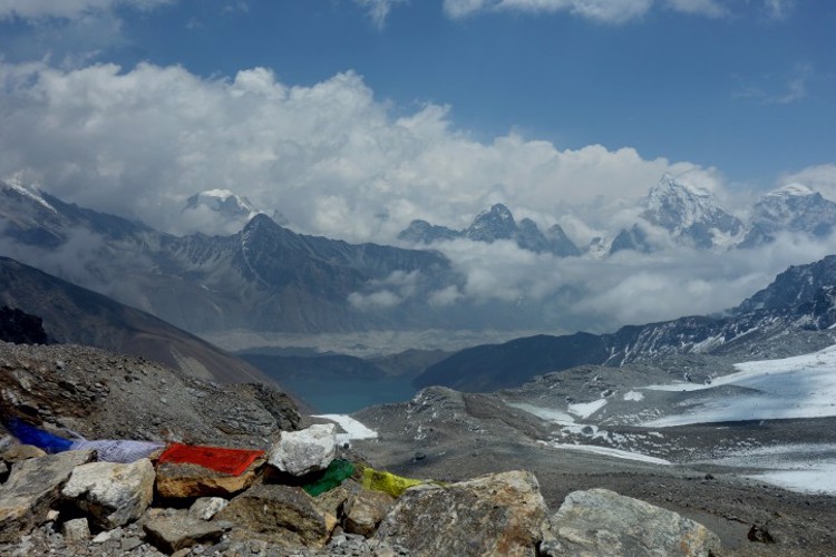 Trek k Mount Everestu přes tři sedla